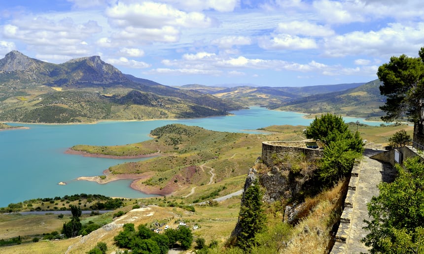 Sierra De Cádiz, un lugar impresionante y salvaje con picos, gargantas y colonias de buitres.